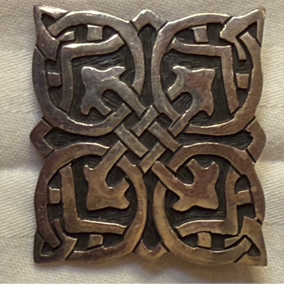 Jewelry - Celtic Knot UNISEX Silver Brooch from Ireland